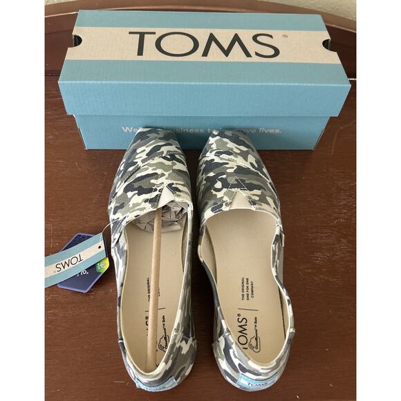 Toms Women's Alpargata Slip-On, Dirty Olive Camouflage Print size 8  NIB - Picture 1 of 5